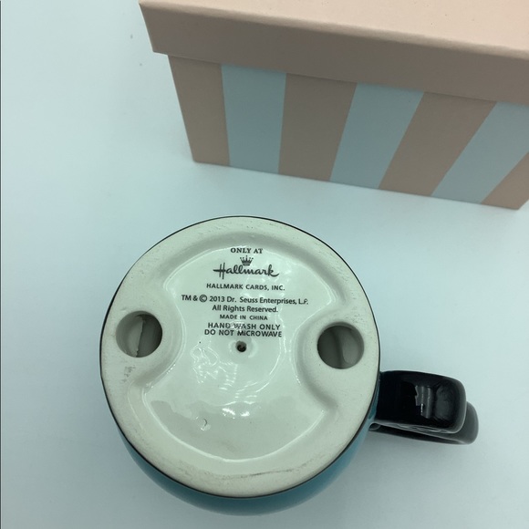 Will be ,🏆FREE, If BUY 3 ITEMS Or More, Dr. Seuss Collectible Cup - Picture 3 of 6
